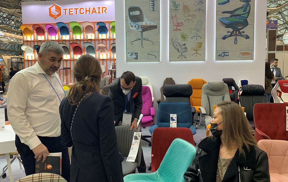 Кресла из будущего на стенде компании Tetchair